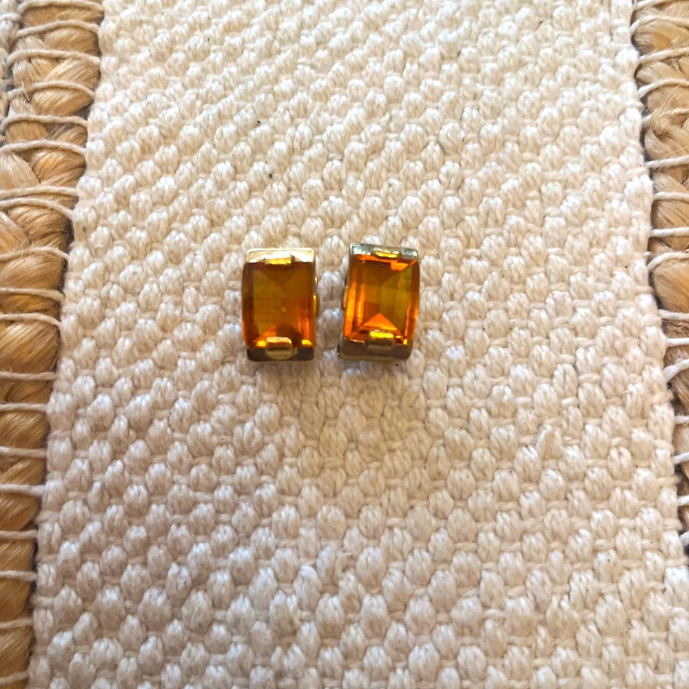 Beautiful Vintage Earrings - Pre-Owned - As is - 5/8” length
